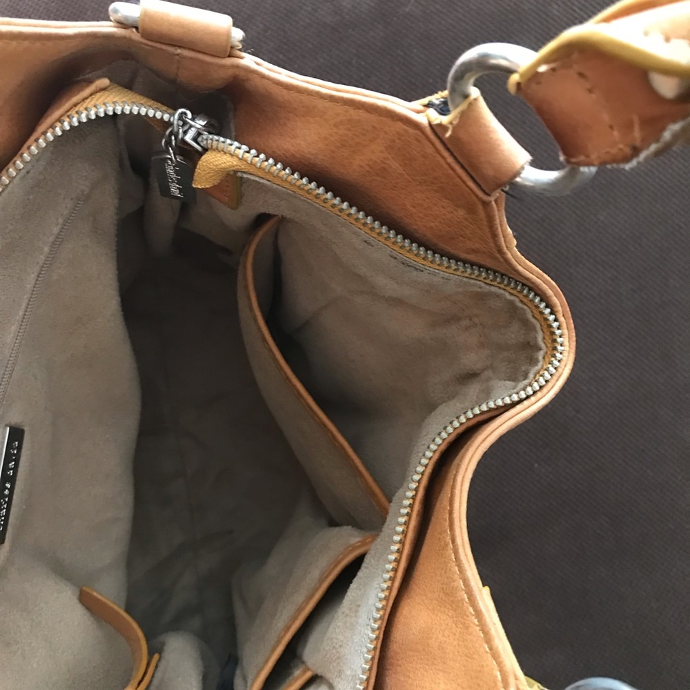 Charles David boho leather bag heavy metal details - Picture 6 of 8